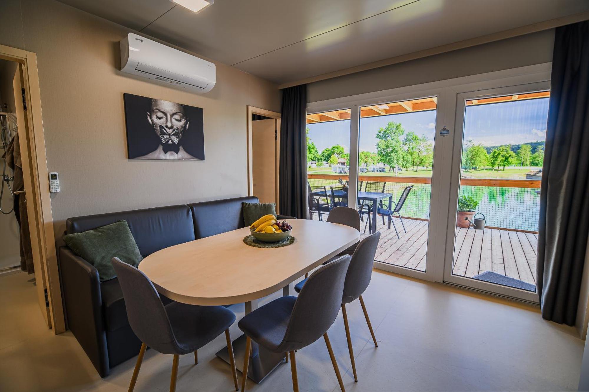 Deluxe Lake View Mobile Homes With Thermal Riviera Tickets Чатеж-об-Сави Экстерьер фото