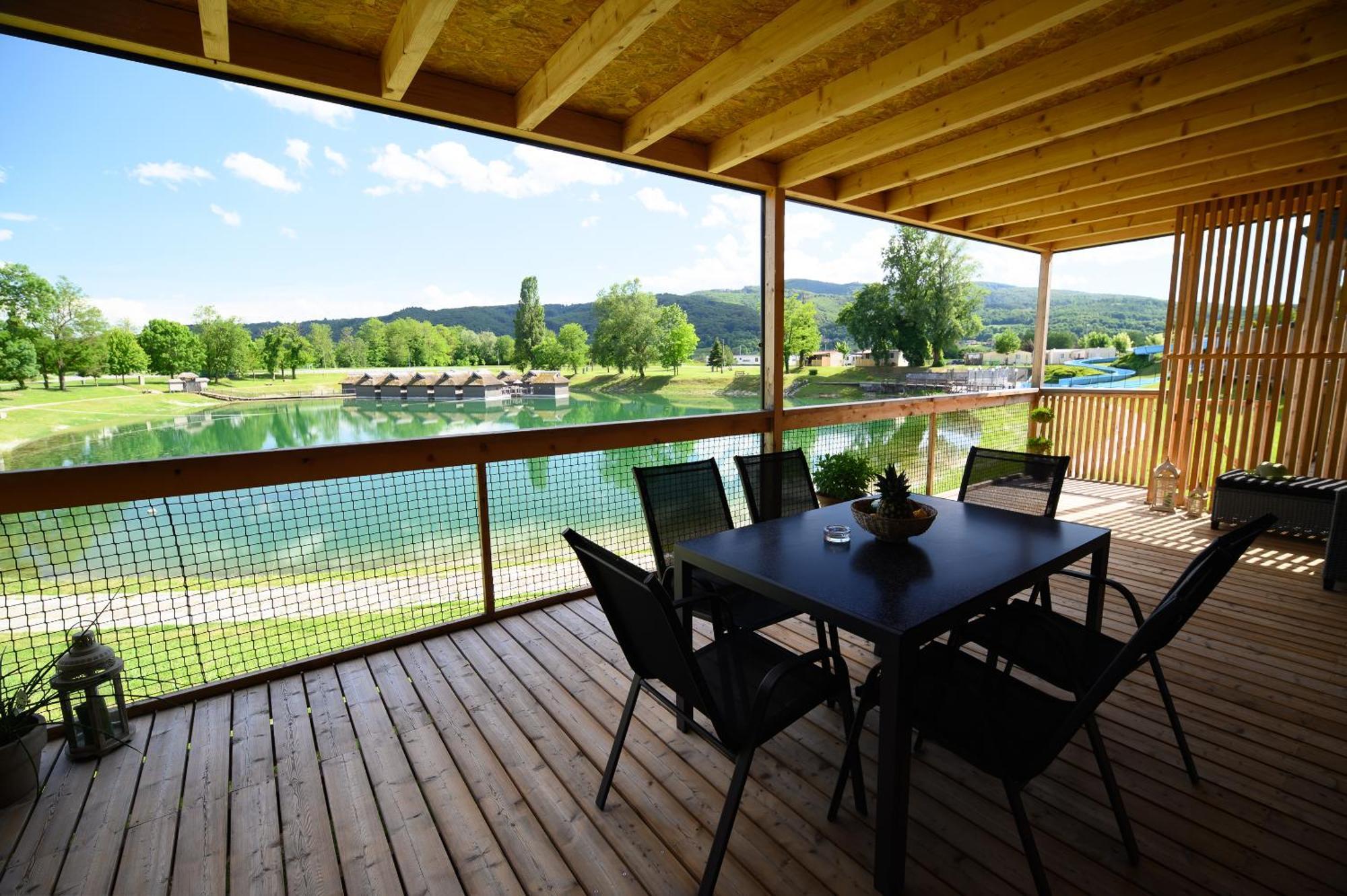 Deluxe Lake View Mobile Homes With Thermal Riviera Tickets Чатеж-об-Сави Экстерьер фото