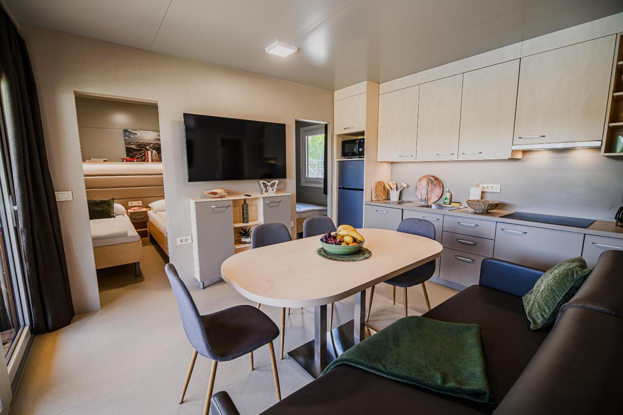 Deluxe Lake View Mobile Homes With Thermal Riviera Tickets Чатеж-об-Сави Экстерьер фото
