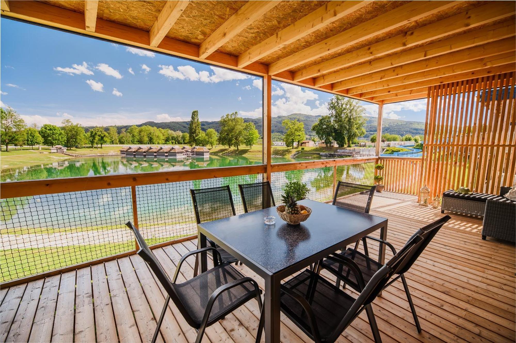 Deluxe Lake View Mobile Homes With Thermal Riviera Tickets Чатеж-об-Сави Экстерьер фото